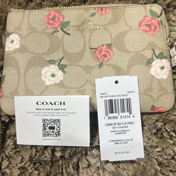Coach wristlet - Picture 2 of 3